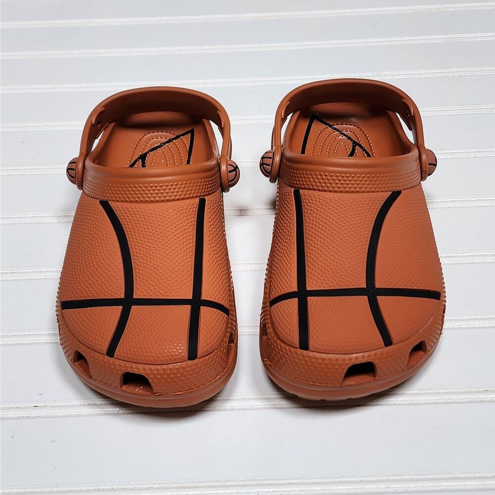 Crocs Classic Kids Sports Basketball Clogs Sandals Size 4 Big Kids Orange Black - Picture 3 of 10